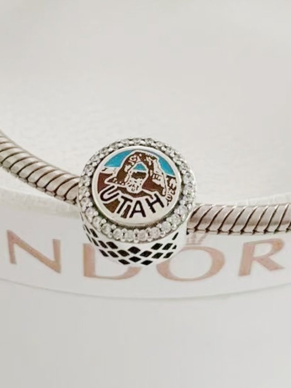 Pandora Utah Exclusive Round Charm S925 Sterling Silver Jewelry with box
